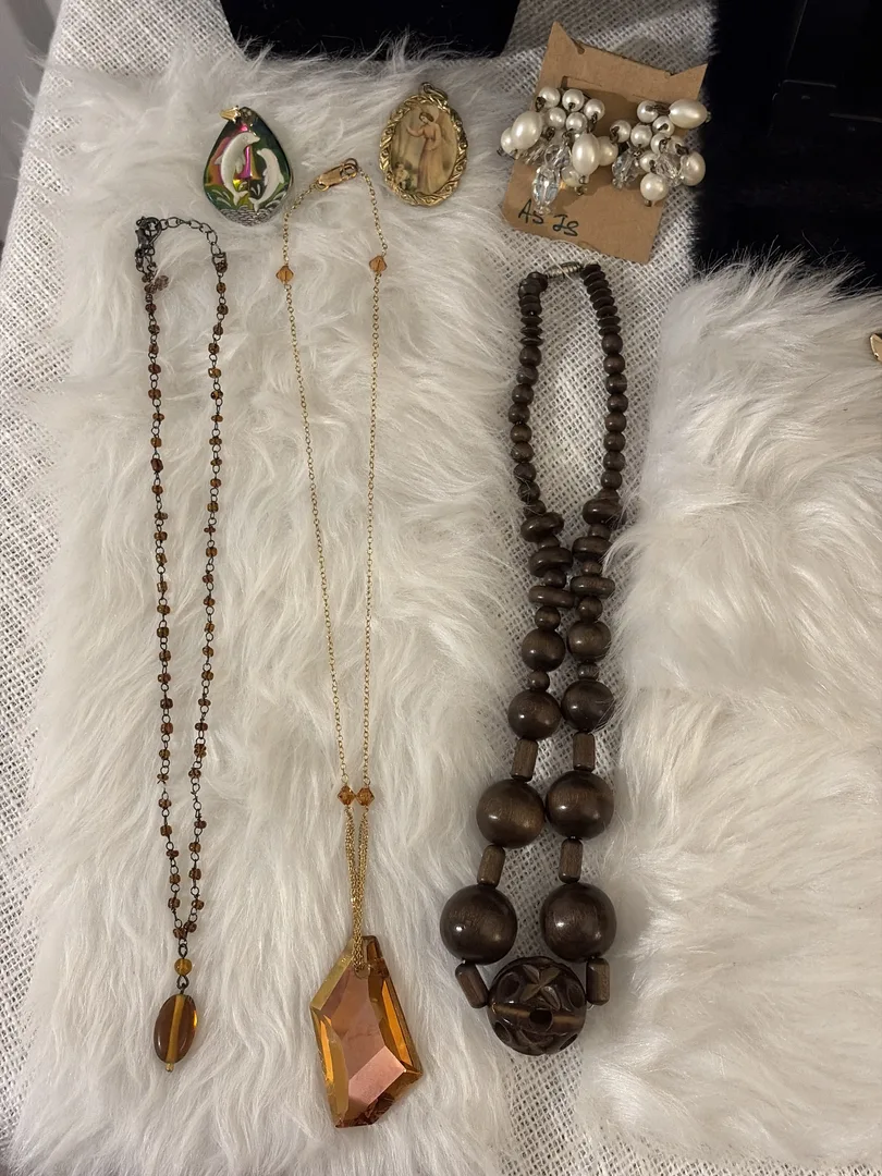 vintage jewelry