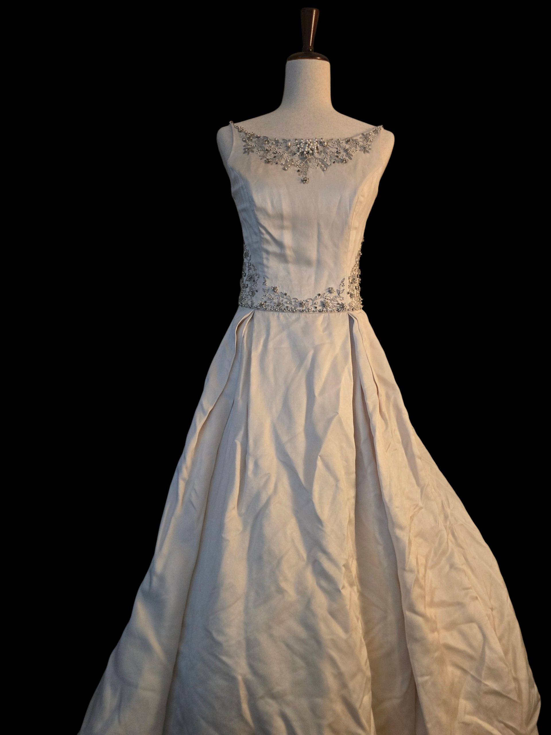 Vintage dresses, furs, and men’s jackets for sale near Chicago